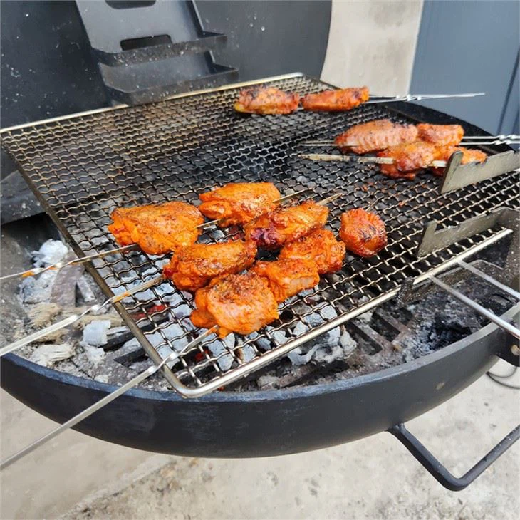 Veggfelld grill